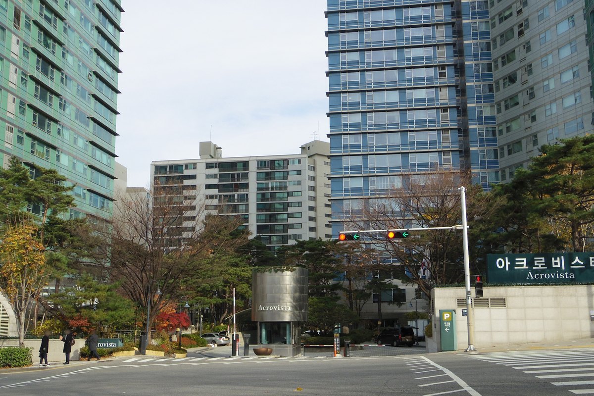 서울 아파트 단지, 조정지역 취득 주택은 2년 거주가 필요합니다.